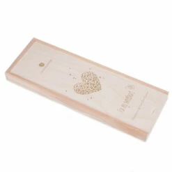 LOVE - Schokobuchstaben - Vollmilch -Outlet CHOCOLISSIMO Store 1875 LOVE engrave DE