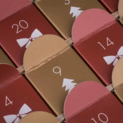 Adventskalender Grande - Pralinen Ohne Alkohol 10 Adventskalender Grande - Pralinen Ohne Alkohol -Outlet CHOCOLISSIMO Store Adventskalender Grande Pralinen ohne Alkohol 3