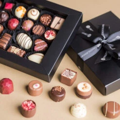 Black Grand - 20 Pralinen -Outlet CHOCOLISSIMO Store Black Grand 20 Pralinen 3