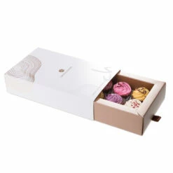 Cupcakes 8 - Gold - Pralinen 7 Cupcakes 8 - Gold - Pralinen -Outlet CHOCOLISSIMO Store Cupcakes 8 Gold Pralinen 1