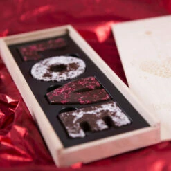 LOVE - Schokobuchstaben - Zartbitter -Outlet CHOCOLISSIMO Store LOVE Schokobuchstaben Zartbitter 2