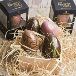 Luxury Egg Dark - Osterei-Pralinen & Schokolade 9 Luxury Egg Dark - Osterei-Pralinen & Schokolade -Outlet CHOCOLISSIMO Store Luxury Egg Dark Osterei Pralinen Schokolade 3