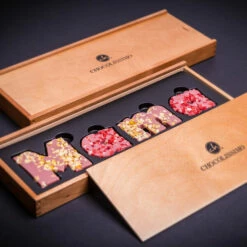 MAMA - Schokobuchstaben - Ruby -Outlet CHOCOLISSIMO Store MAMA Schokobuchstaben Ruby 2