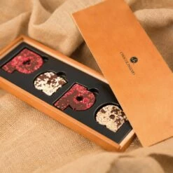 PAPA - Schokobuchstaben - Zartbitter -Outlet CHOCOLISSIMO Store PAPA Schokobuchstaben Zartbitter 2