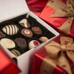 Xmas Ballotin Grand - Pralinen 9 Xmas Ballotin Grand - Pralinen -Outlet CHOCOLISSIMO Store Xmas Ballotin Grand 3