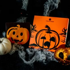 Zartbitterschokolade Mit Kürbis-Motiv 9 Zartbitterschokolade Mit Kürbis-Motiv -Outlet CHOCOLISSIMO Store Zartbitterschokolade mit Kuerbis Motiv 3